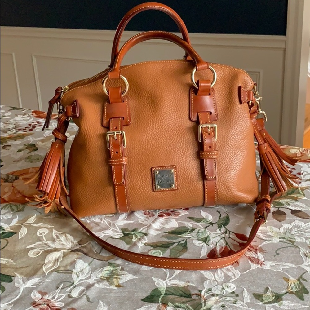 Dooney & Bourke genuine leather purse. - Picture 1 of 5